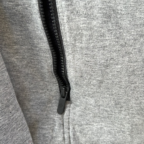 Lululemon cropped jacket - Picture 3 of 4